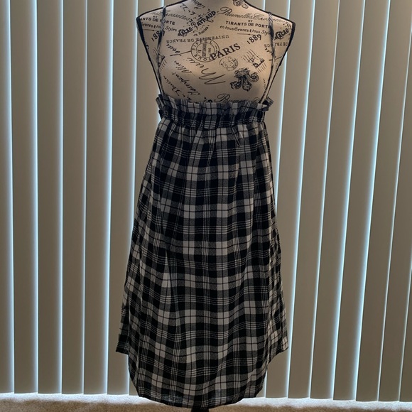 String dress 👗 - Picture 2 of 4